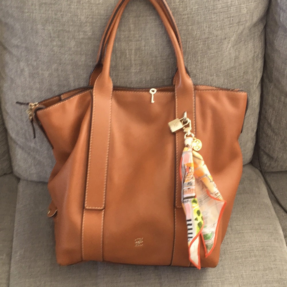 Carolina Herrera camel leather bag